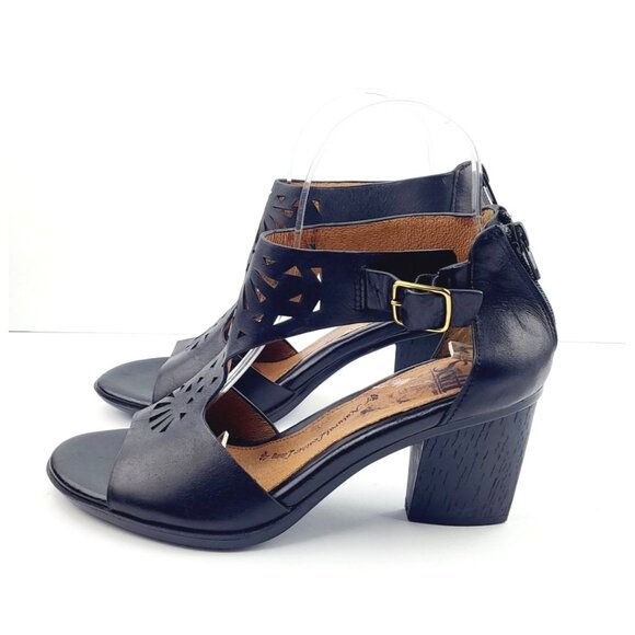 Sofft Stencil Cut T-Strap Heeled Sandals -‎ Size 7.5 - Picture 2 of 7